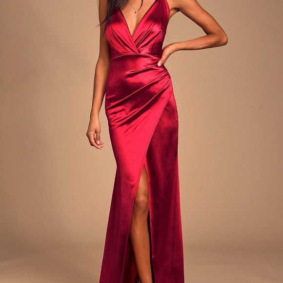 BRAND NEW Lulu’s Deep Red Plunge Drape Slit Dress with Adjustable Straps - Picture 2 of 15